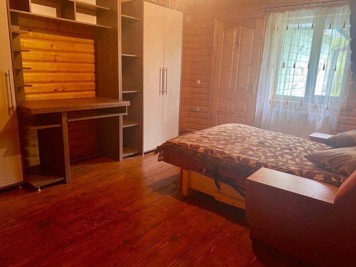 Medova Hata Hotell Verkhnyaya Rozhanka Exteriör bild