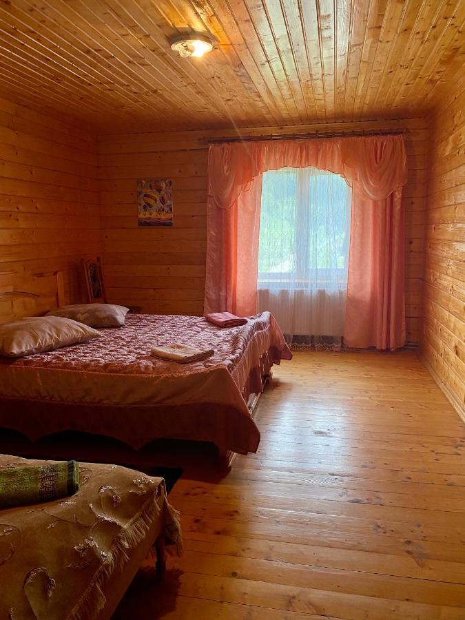 Medova Hata Hotell Verkhnyaya Rozhanka Exteriör bild