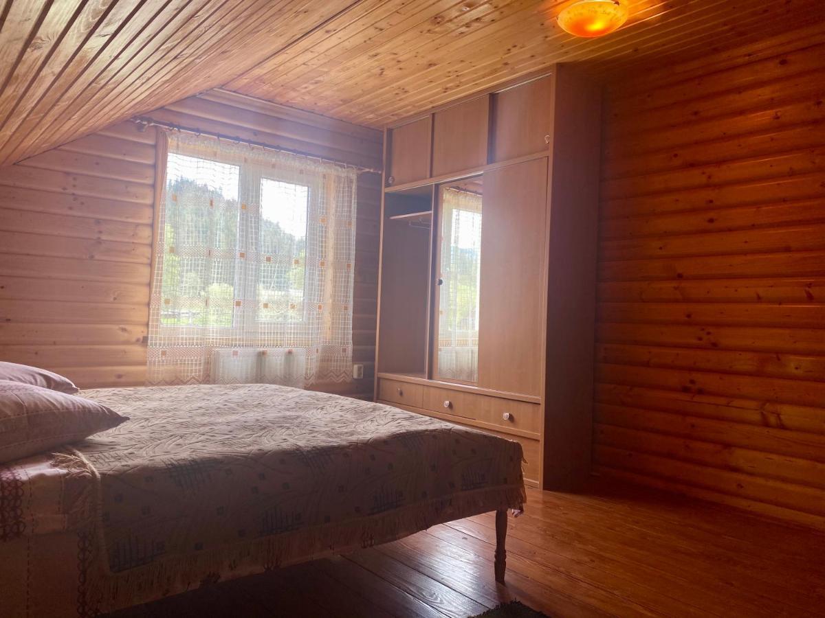Medova Hata Hotell Verkhnyaya Rozhanka Exteriör bild
