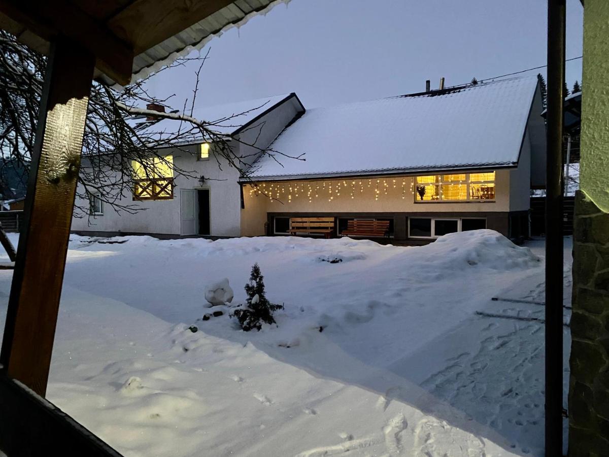 Medova Hata Hotell Verkhnyaya Rozhanka Exteriör bild