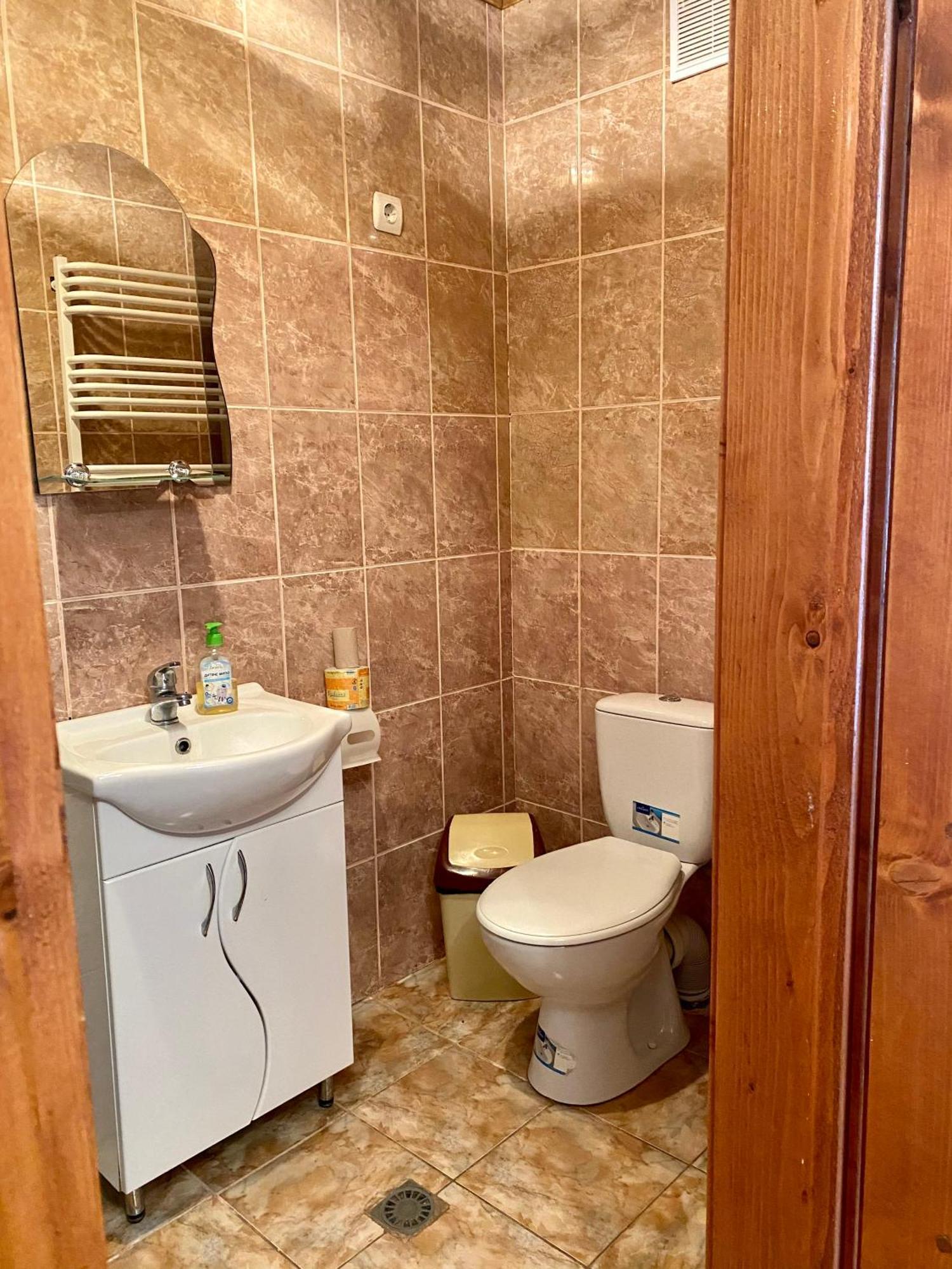 Medova Hata Hotell Verkhnyaya Rozhanka Rum bild